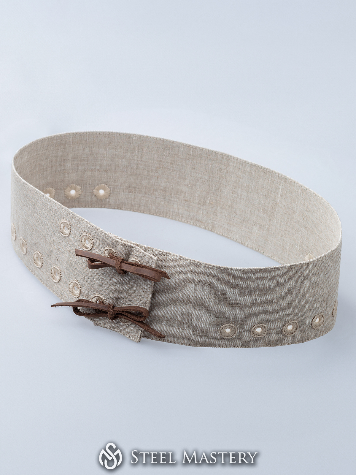 Belt for chausses: with hand-sewn loops